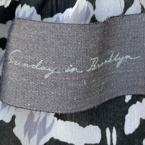 Anthropolgie Sunday in Brooklyn Black & Gray Abstract Print Blouse. Medium. EUC! - Picture 4 of 5